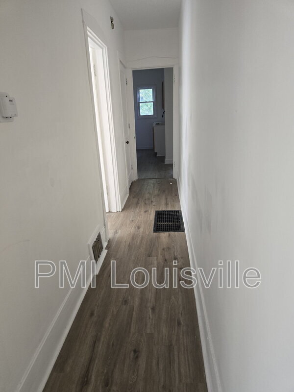 Building Photo - 4018 Vermont Ave