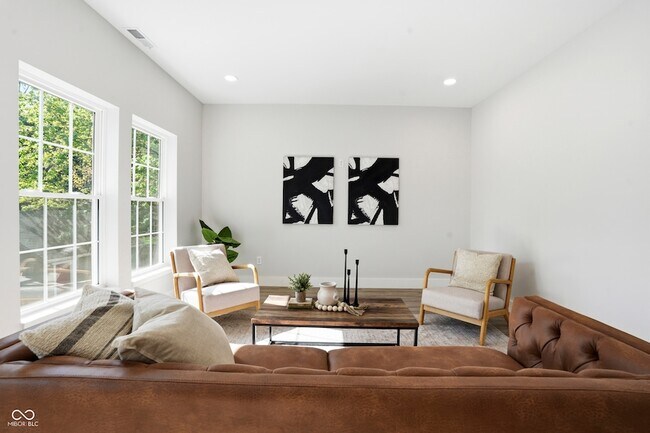 Building Photo - 4623 Rookwood Ave