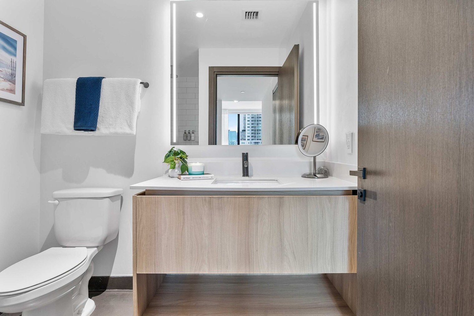 Building Photo - 398 NE 5th St