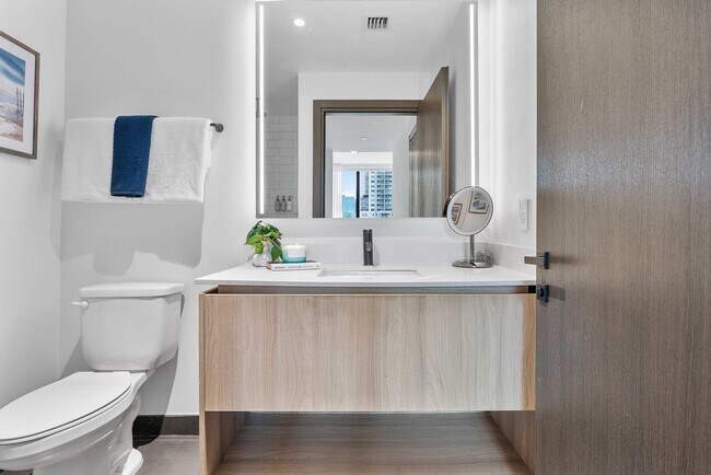 Building Photo - 398 NE 5th St