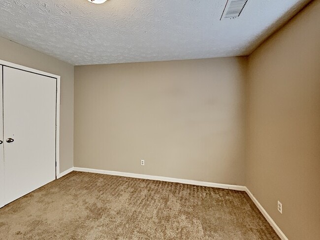 Building Photo - 6305 Beaver Creek Trail