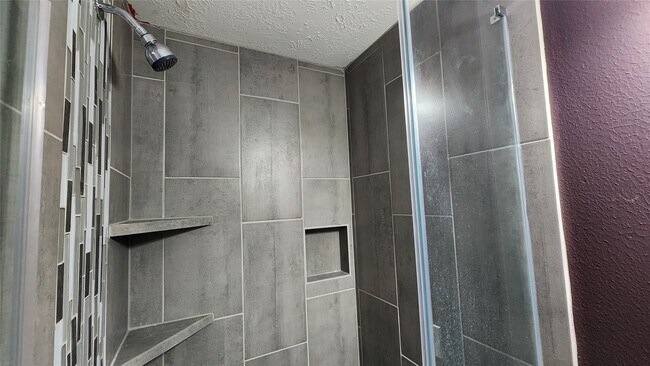 Building Photo - 5015 Orange Tree Dr