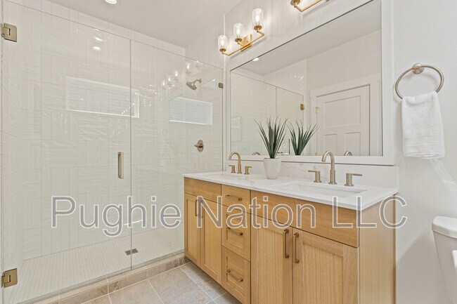 Building Photo - 4142 3rd Ave NW