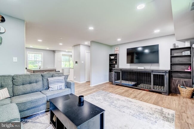 Building Photo - 6012 Westchester Dr