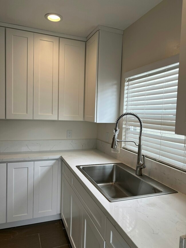 Building Photo - 7826 La Salle Ave