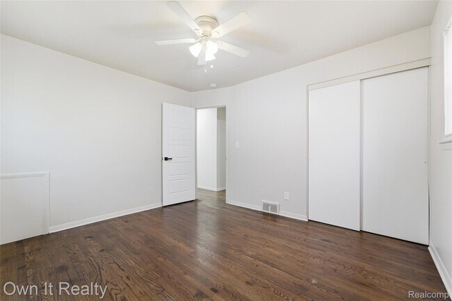 Building Photo - 24985 Mabray Ave