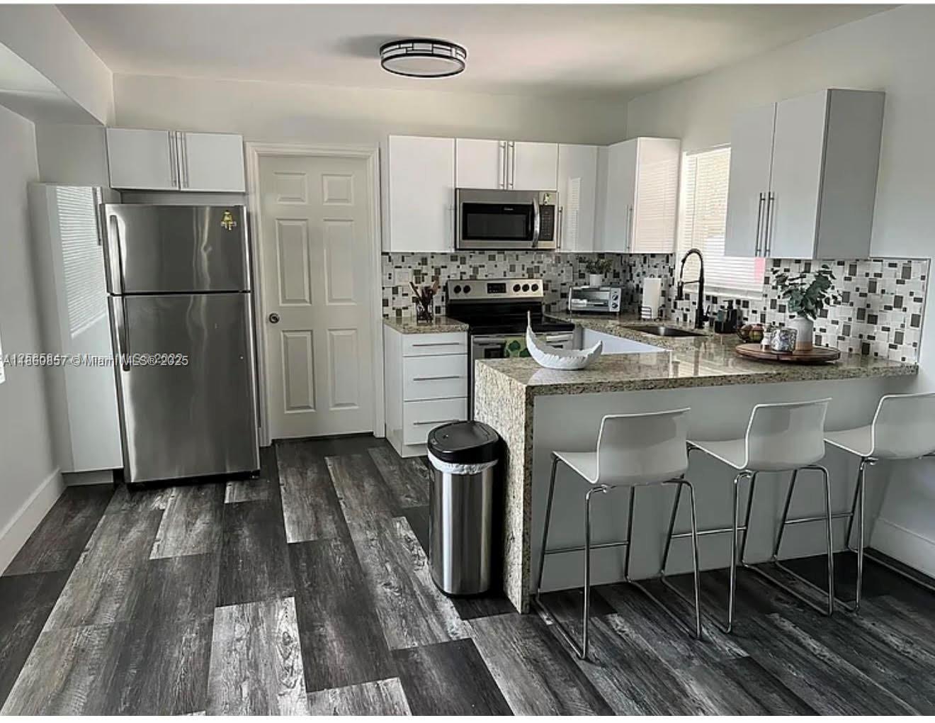 Building Photo - 6411 SW 20th St