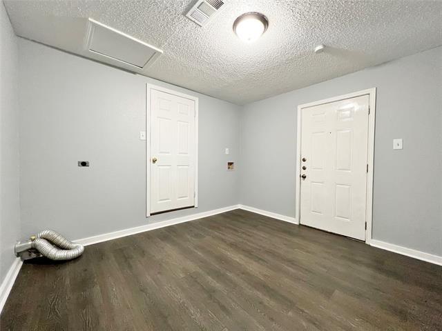 Building Photo - 2625 E 12th St