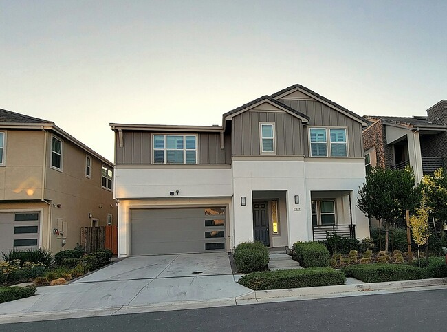 Primary Photo - 2689 Tranquility St