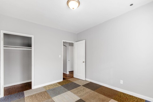 Building Photo - 364 S Chase Ave