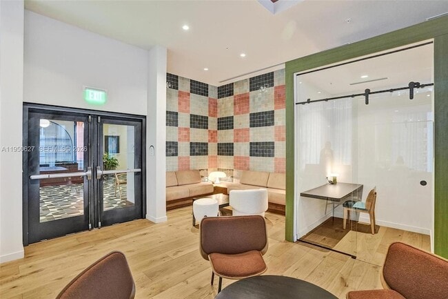 Building Photo - 11 NE 6th St