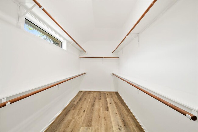 Building Photo - 3106 Rainbow Ct