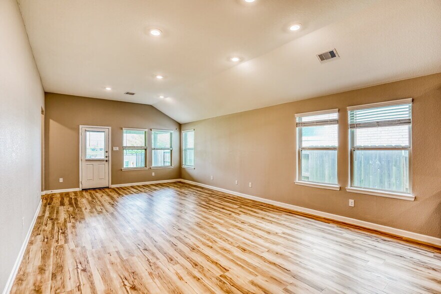 Building Photo - 24246 Palomino Sage Trail