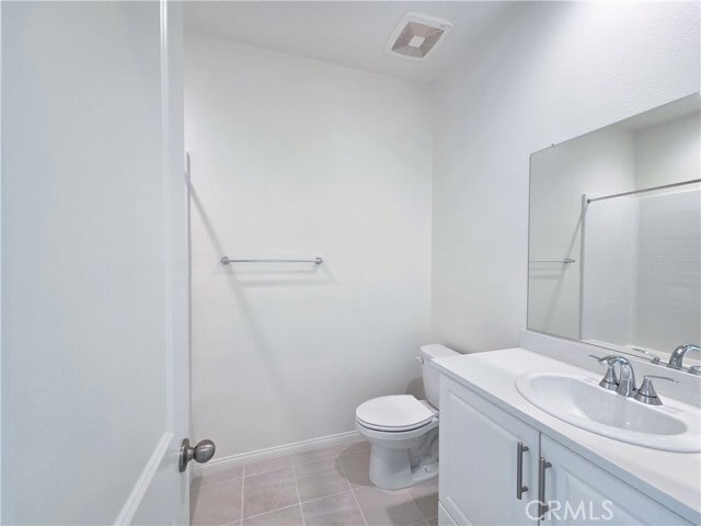 Building Photo - 2420 E Lincoln Ave