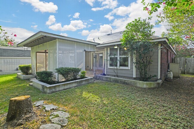 Building Photo - 1131 River Rock