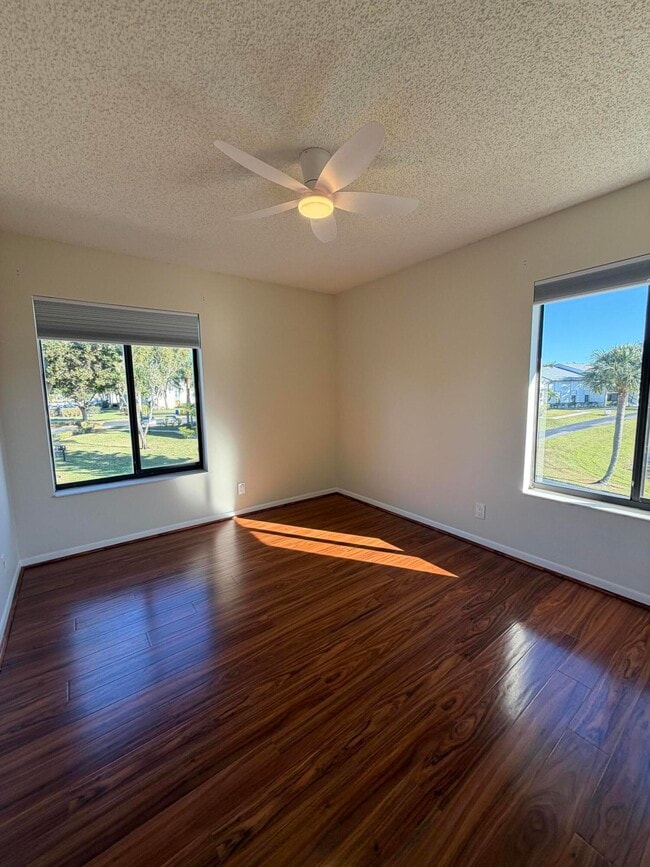 Building Photo - 1012 Green Pine Blvd