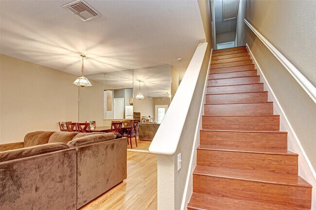 Building Photo - 6000 Reims Rd