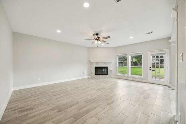 Building Photo - 16802 Willow Bend Ct