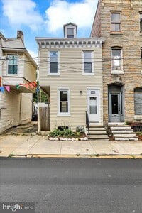 Building Photo - 734 Franklin St