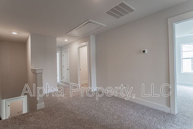 Building Photo - 44 Centimeters Dr