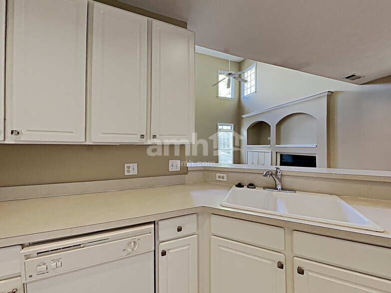 Building Photo - 2175 Carlysle Cove Dr