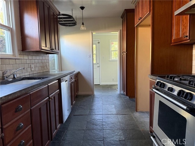 Building Photo - 7434 McLennan Ave