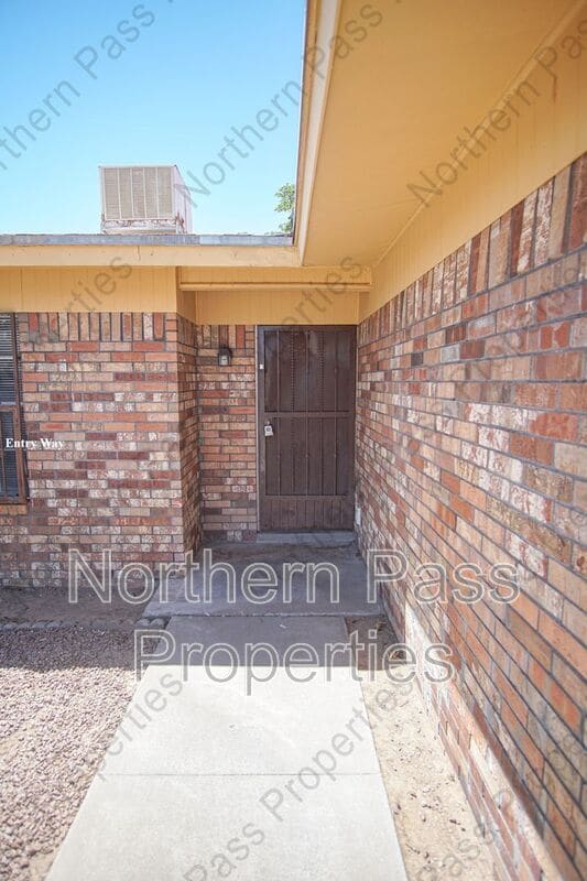 Building Photo - 10521 Gala St