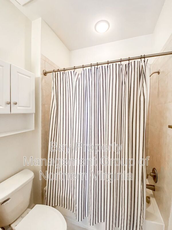 Building Photo - 4336 N Henderson Rd