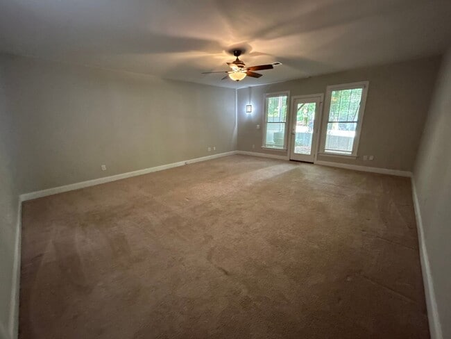 Building Photo - 3 Bedroom | 3.5 Bathroom Raleigh Townhome