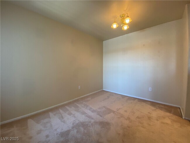 Building Photo - 7255 W Sunset Rd