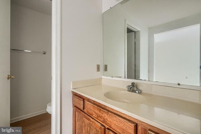 Building Photo - 8 Lambeth Bridge Ct