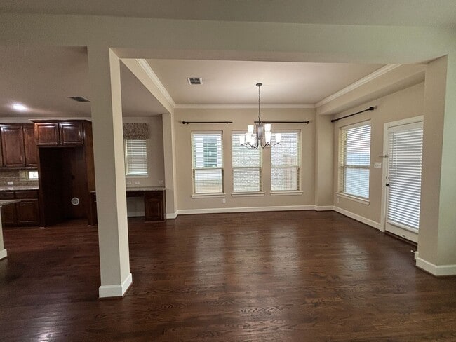 Building Photo - 5 BR/4BA | Updated Single Family Home | 2-Car Garage | Gated backyard