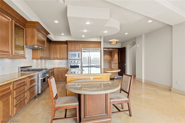 Building Photo - 9101 Alta Dr