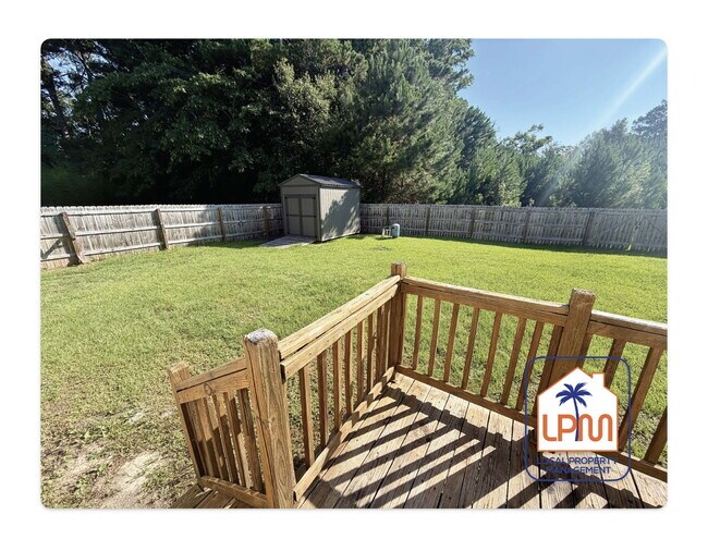 Building Photo - Spacious 3-Bed Retreat with Granite Kitchen & Cozy Fireplace