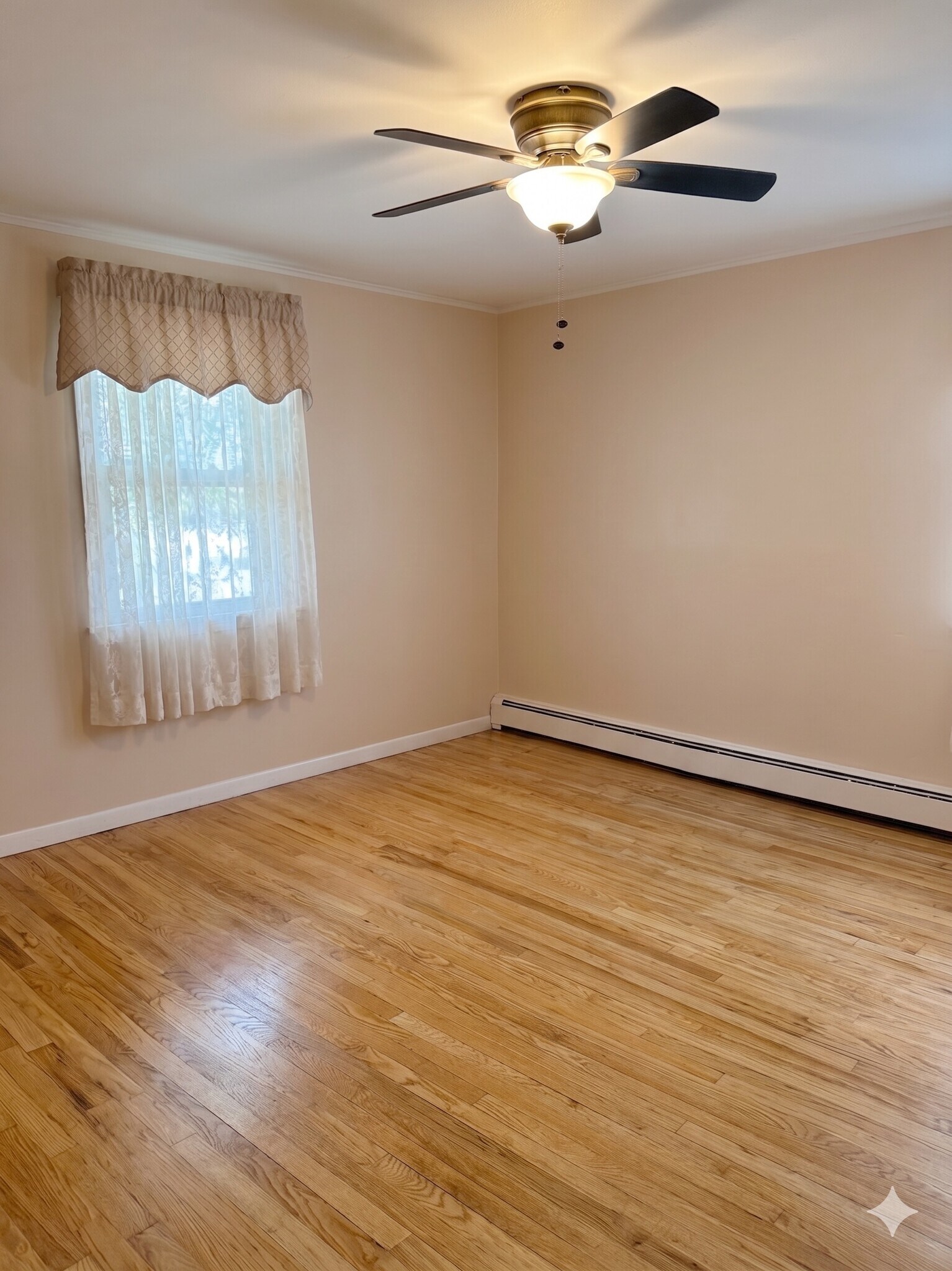 Building Photo - 0-17 Saddle River Rd