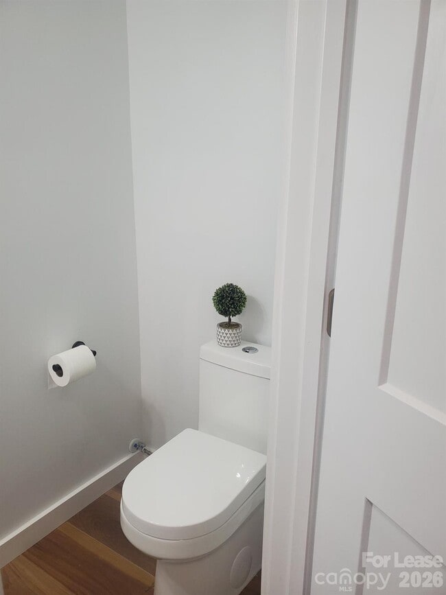 Building Photo - 15640 Ewart Rd