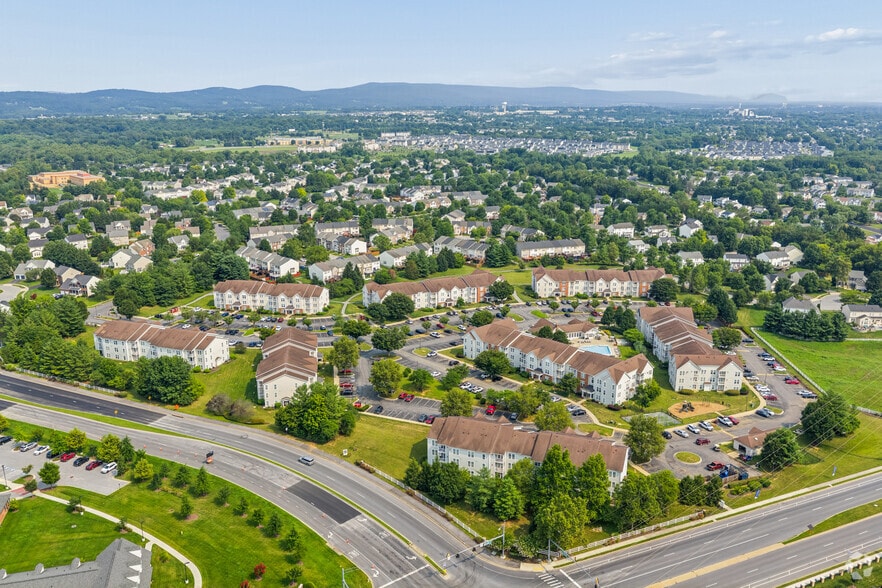 Community Context / Aerial - The Apartments at Wellington Trace