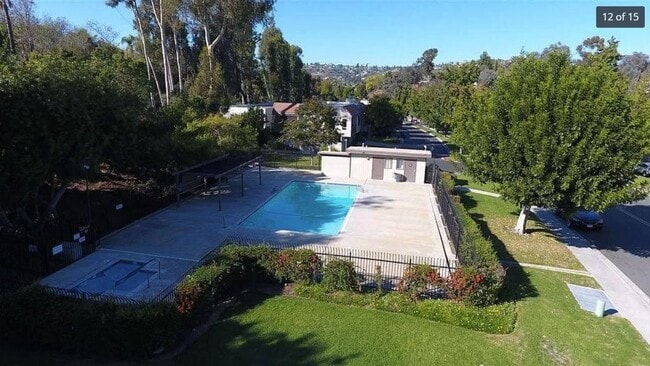 Building Photo - 6600 Reservoir Ln