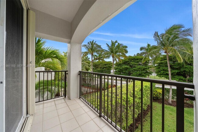 Building Photo - 896 Spinnaker Dr