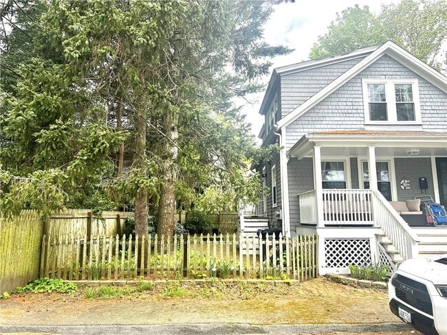 Building Photo - 15 Findlay Pl