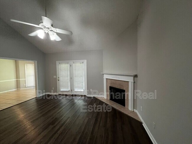 Building Photo - 8012 Rocky Creek Dr