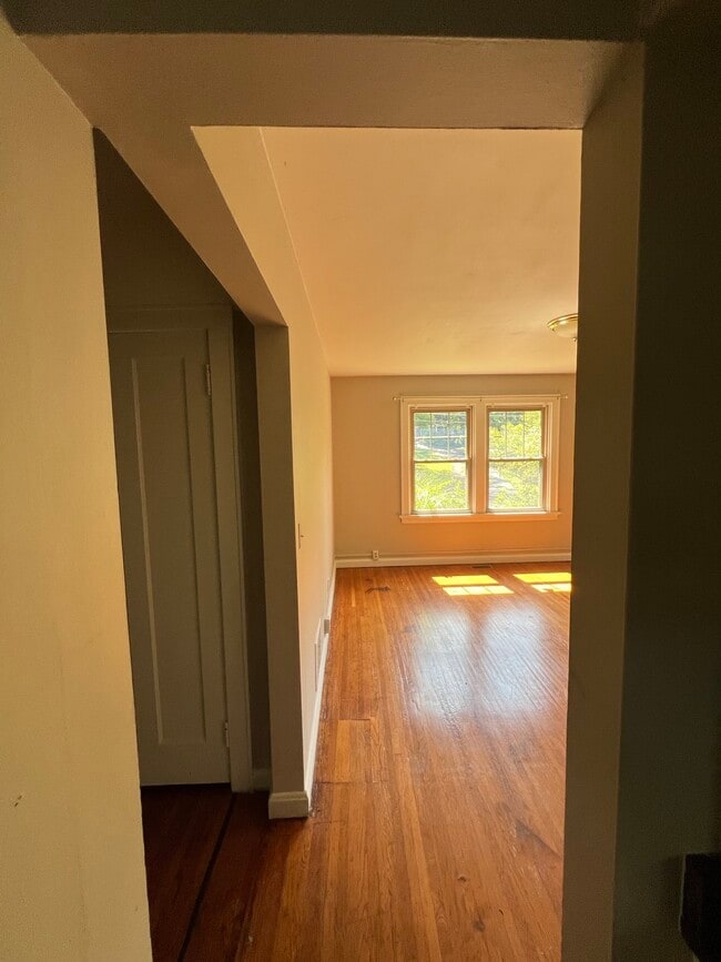 Building Photo - 4038 Clifton Ave
