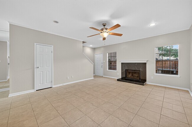 Building Photo - 9850 Pagewood Ln