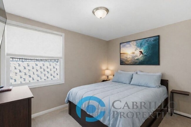 Building Photo - 2047 Finch Ln