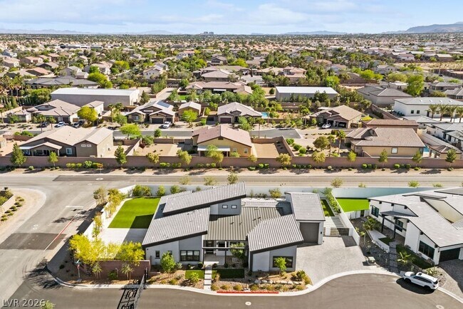 Building Photo - 4315 N Dapple Gray Rd