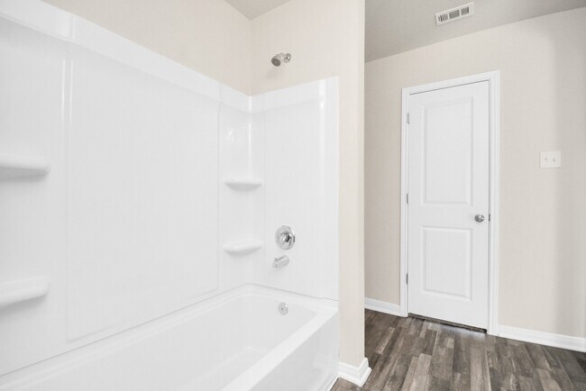 Building Photo - 15665 Briar Frst Dr