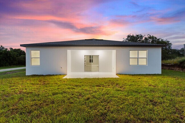 Building Photo - Deposit-Free! Modern, energy efficient hom...