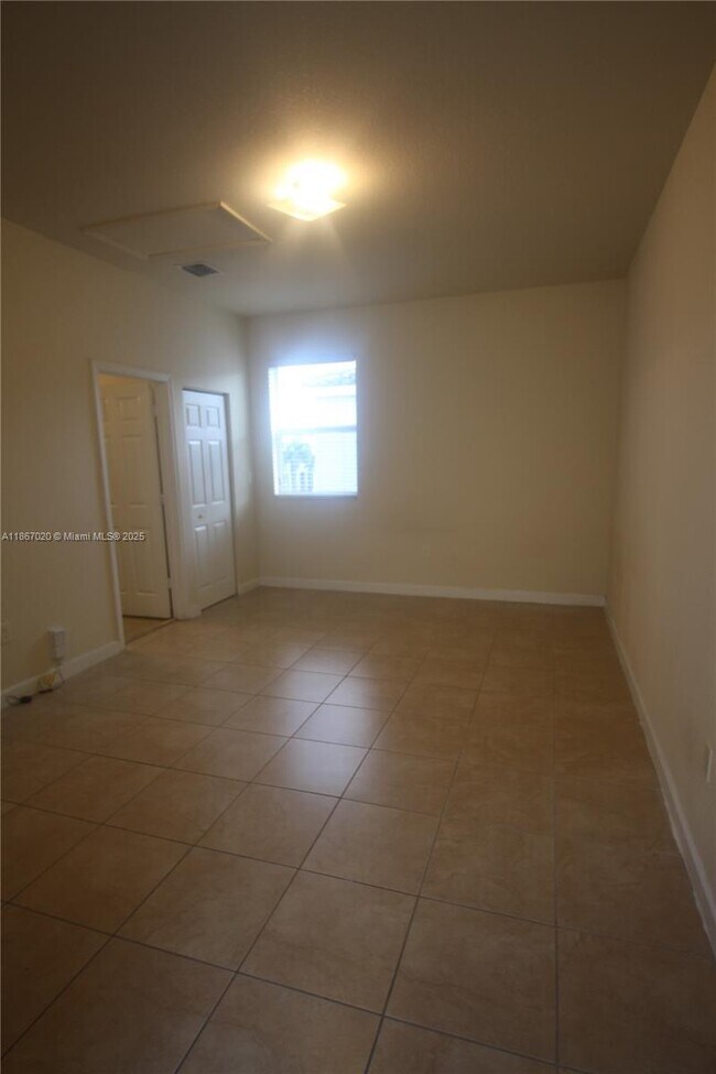 Building Photo - 9205 SW 170th Pl