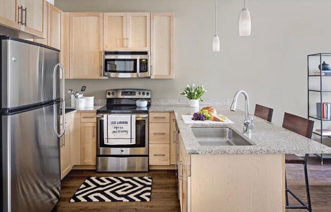 Building Photo - 411 D St