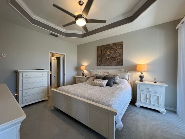 Building Photo - Short Term Rental ** Available 10/1/25 ** ...